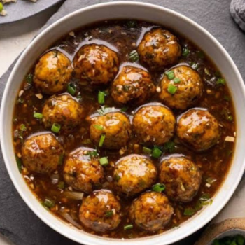 Manchurian Gravy with Fried Rice/Noodles